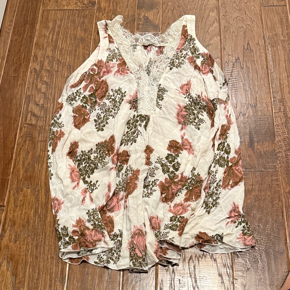 Elegant Floral Lace Tank Top